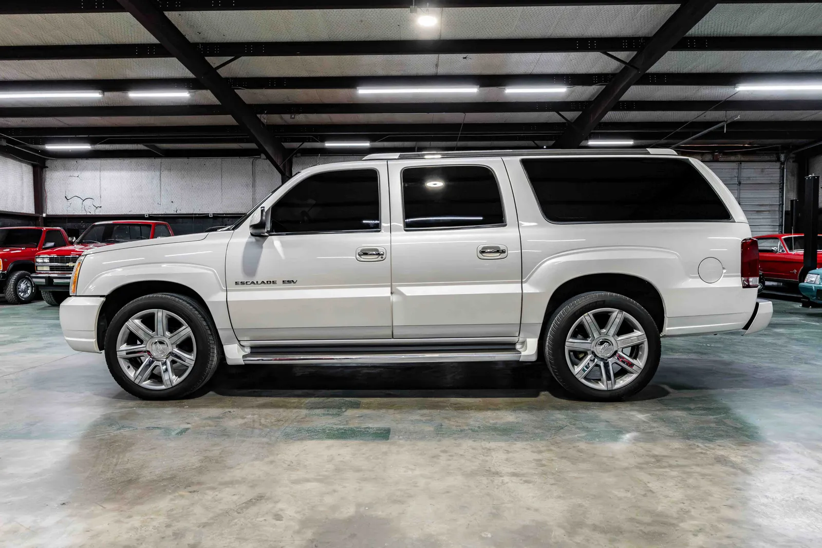 2003-Cadillac-Escalade-White Diamond Pearl-3GYFK66N33G294143-34.jpg